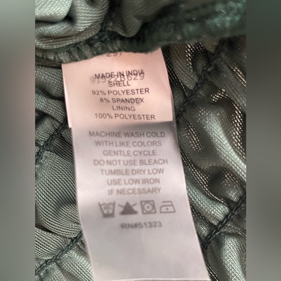 NWOT: Vince Canuto Green Round Neck 3/4 Sleeves Smocked-Hem Velour Blouse Size L - Picture 8 of 8